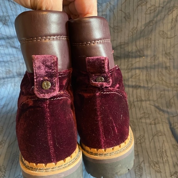 Sam Edelman crushed velvet lug sole combat boots size 7.5 - Picture 4 of 7